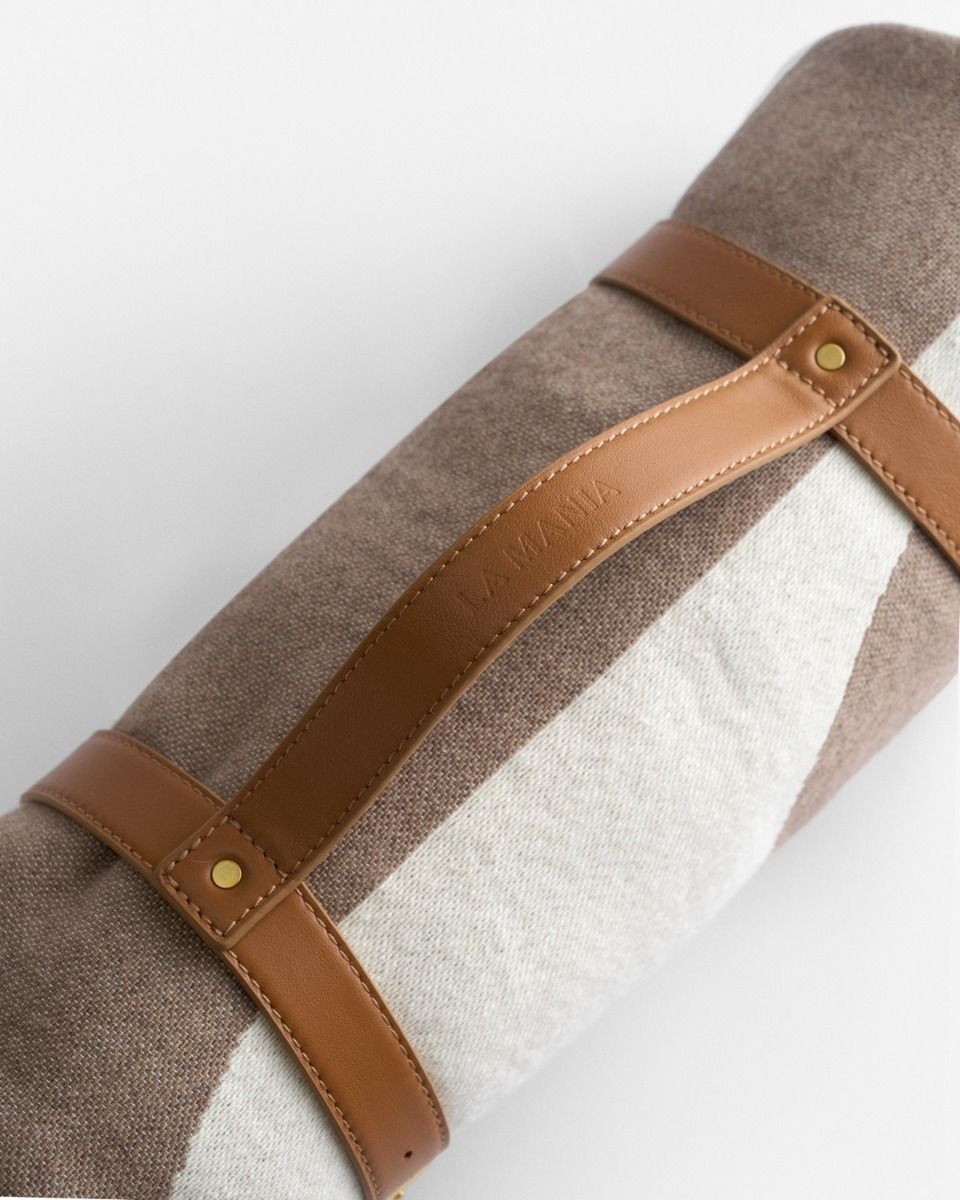 Koc w szelkach Etude