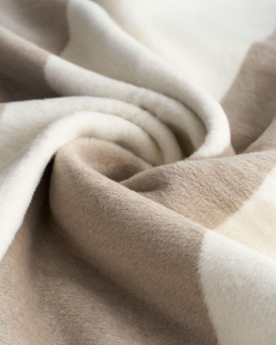 Koc Lari Stripes Nude